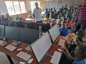 Makkaba pupils enjoying computers